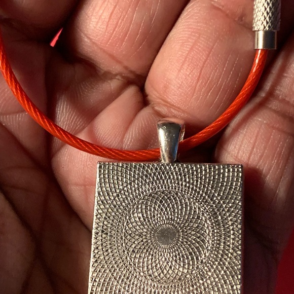 Keychain Unisex - Picture 3 of 5